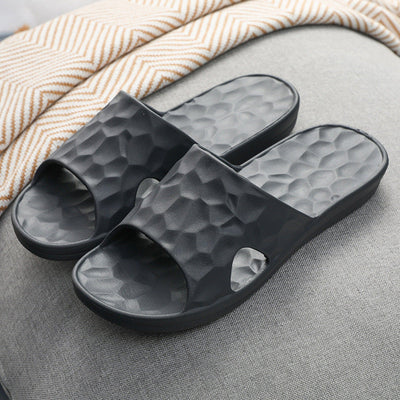 Jane – Geometrische Sommerschuhe für Zuhause und Badezimmer