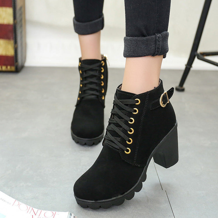 Mandy – Chunky Blockabsatz Stiefeletten mit Schnalle