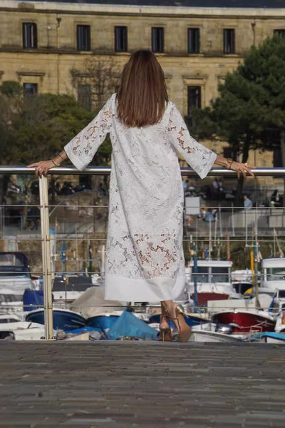 Fenna | Modernes, fließendes, raffiniertes Spitzenkleid