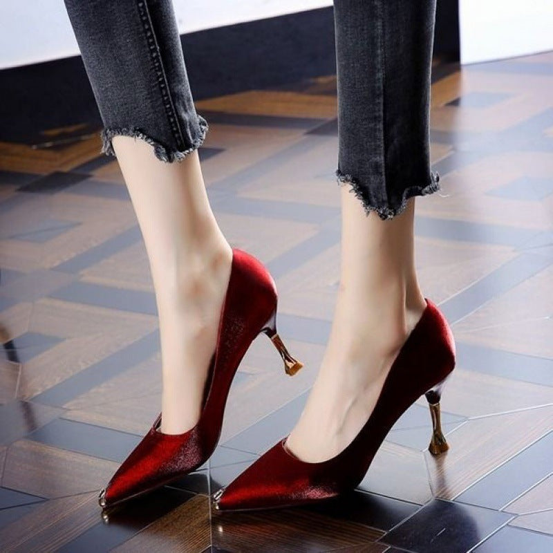 Sara – Spitz Satin Stilettos für Damen