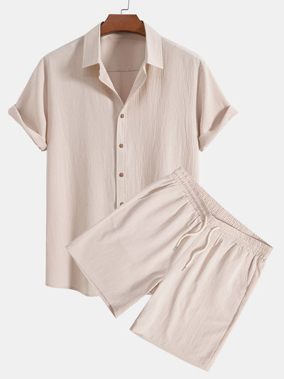 Plissiertes Hemd und strukturierte Shorts