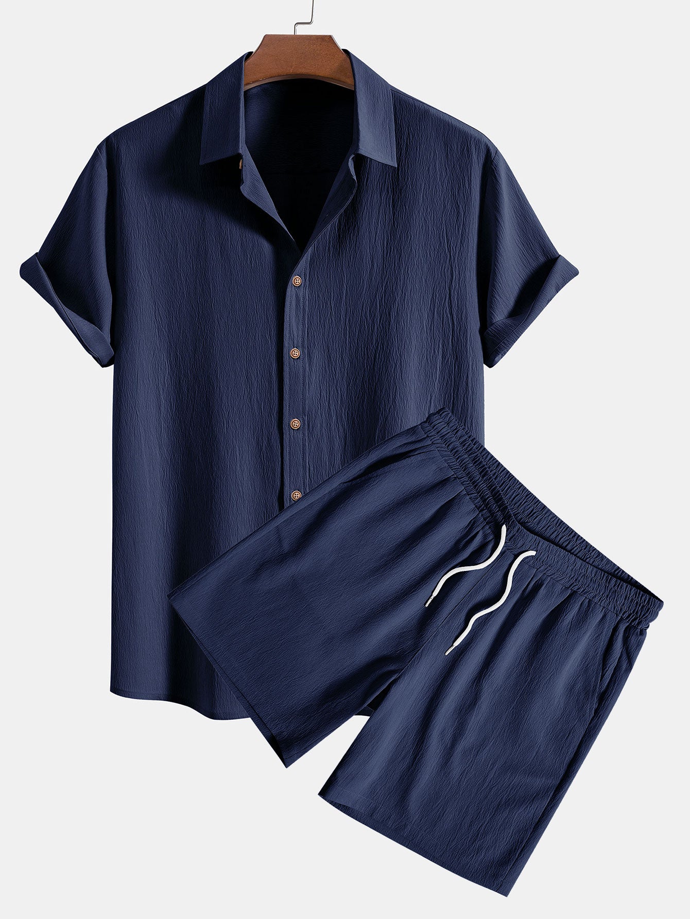 Plissiertes Hemd und strukturierte Shorts