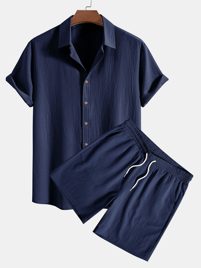 Plissiertes Hemd und strukturierte Shorts