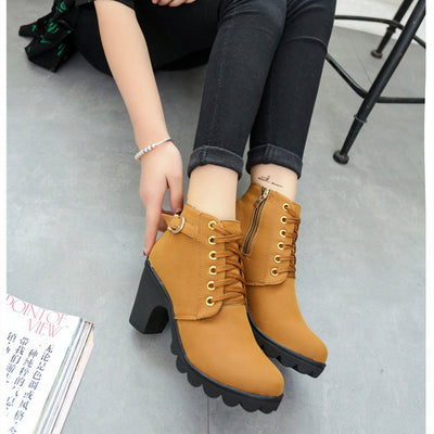 Mandy – Chunky Blockabsatz Stiefeletten mit Schnalle