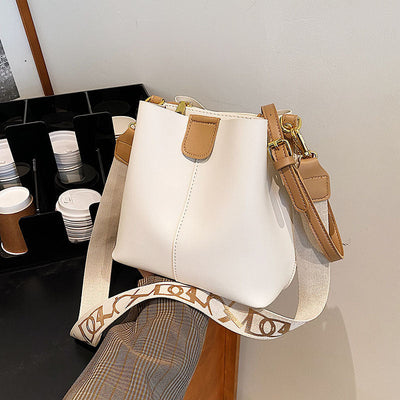 Tanya – Schlichte Bucket Bags mit breiten Schulterriemen