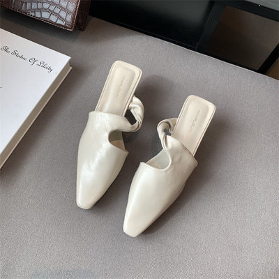 Janet – Modische Spitzer Zehenschlappen Damen Slip-On Mules Mittelabsatz