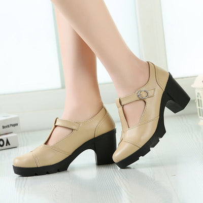 Sue – Klassische Mary Jane T-Strap Pumps mit Blockabsatz