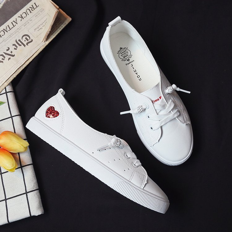 Joan – Flauschige Damen Sneakers mit Herzmotiv in Weiß
