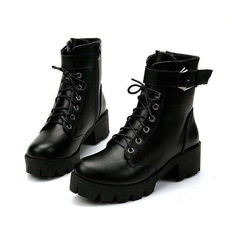 Claire – Schnürstiefel mit Schnalle und dicker Sohle