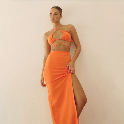 Judith – Sexy Cutout Weste und Schlitzrock Anzug