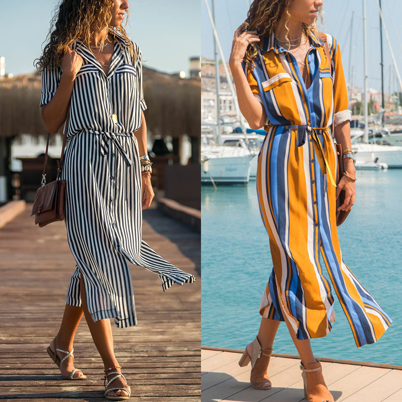 Gestreepte jurk met knoopsluiting