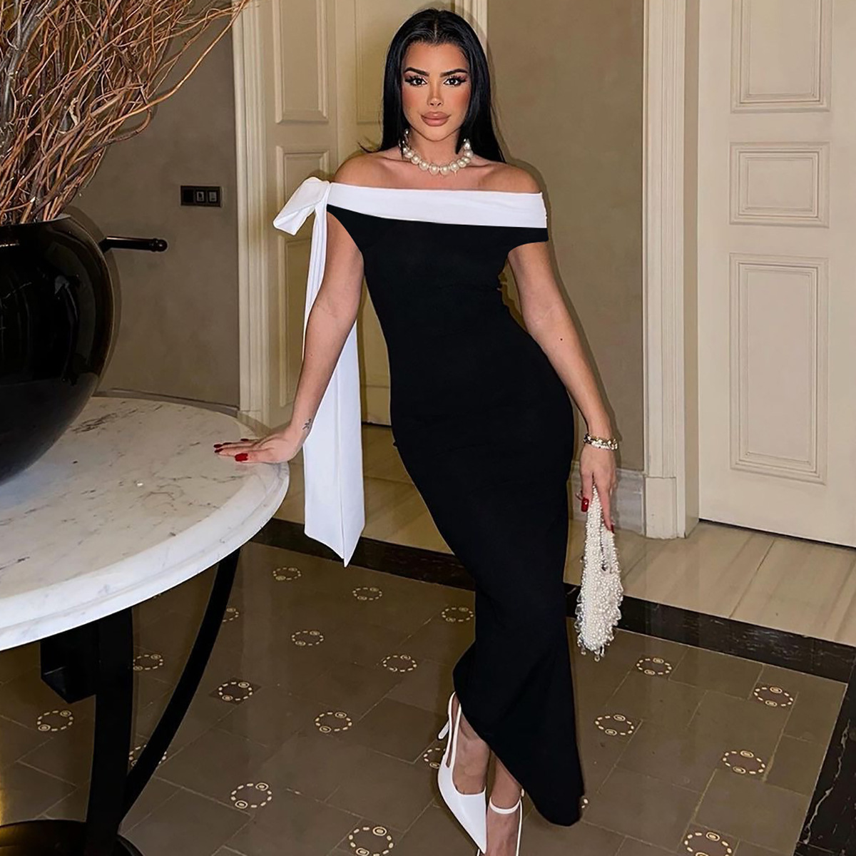 Melany - schulterfreies Damenkleid mit Schleife