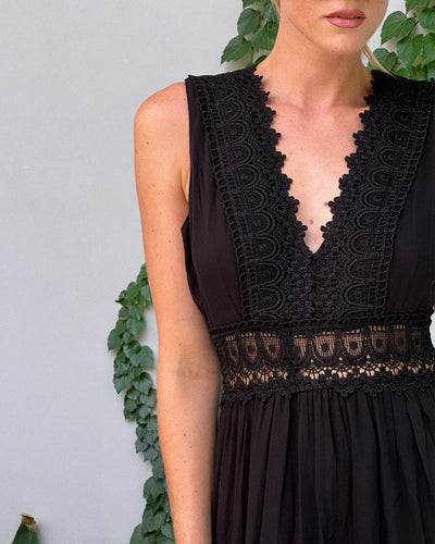 Clarisa - V-neck dress
