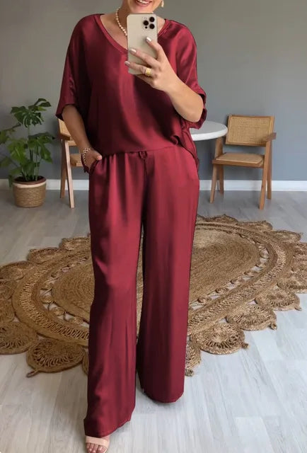 Elegantes zweiteiliges Set aus Satin