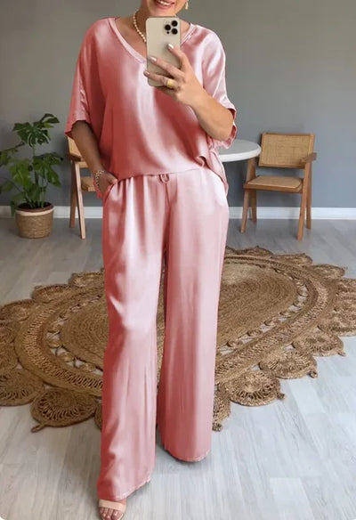 Elegantes zweiteiliges Set aus Satin