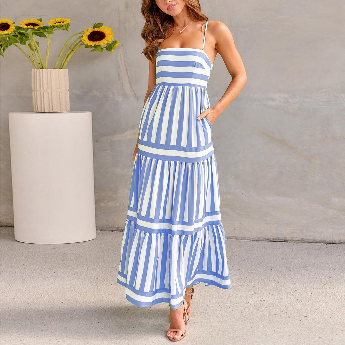 Stephanie – Gestreiftes Langkleid mit Trägern und Taschen für den Strandurlaub