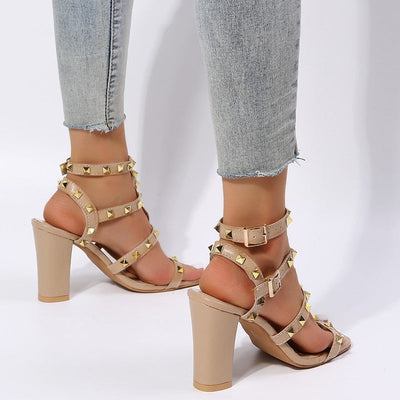 Kelly – Sandalen mit Nieten und Schnalle, Quadratischer Zeh, Hohe Absätze