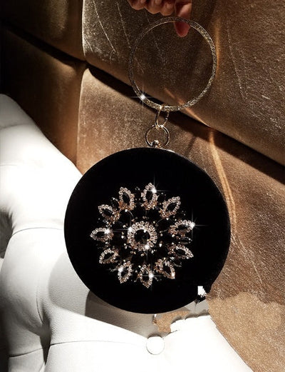 Katie – Kleine runde Abendtasche aus Samt mit Diamantring