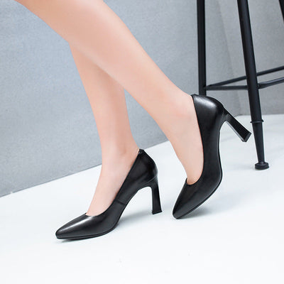Wendy – Spitzige Damenpumps mit dickem Absatz und weicher Sohle aus veganem Leder