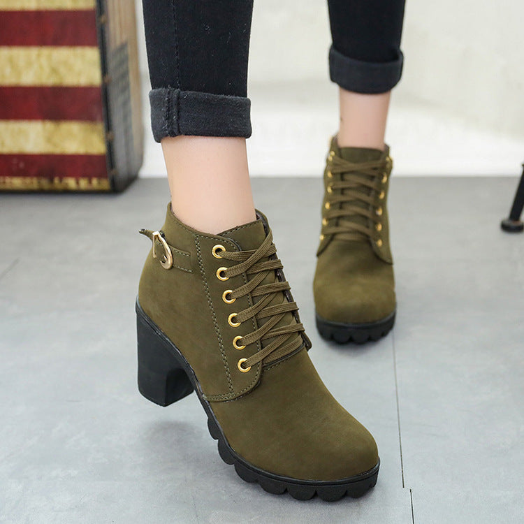Mandy – Chunky Blockabsatz Stiefeletten mit Schnalle