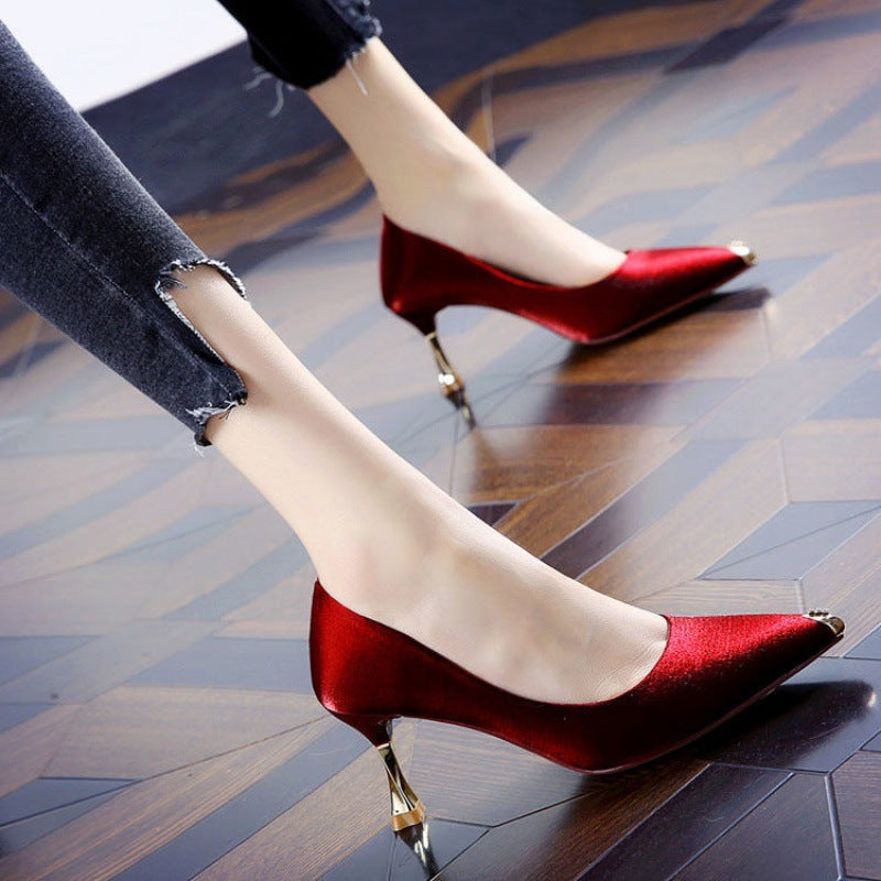 Sara – Spitz Satin Stilettos für Damen
