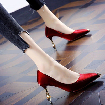 Sara – Spitz Satin Stilettos für Damen