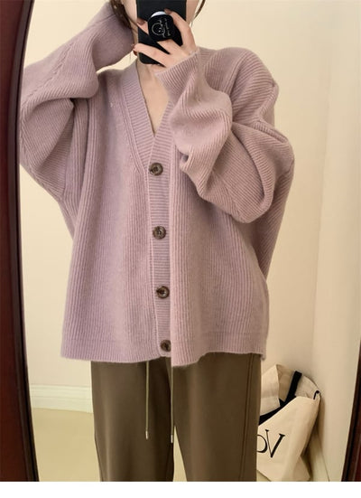 Lässige Strickjacke mit V-Ausschnitt