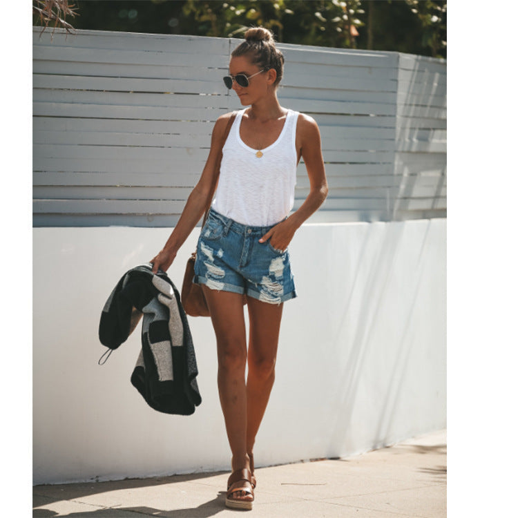 Margaret – Zerrissene Damen-Jeansshorts