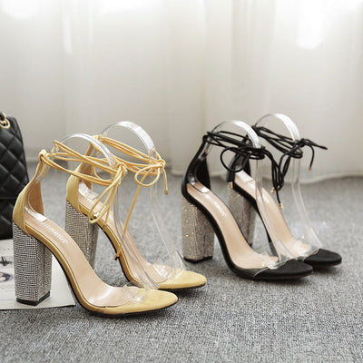 Mandy – Römische Absatzsandalen mit Strass und Bandagen