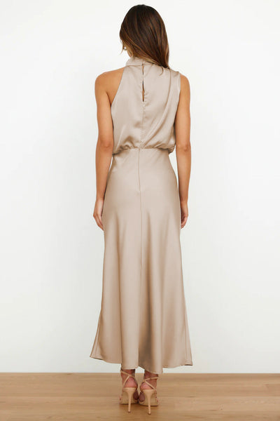 Valeria™ | Lange Satinrobe mit Halterneck