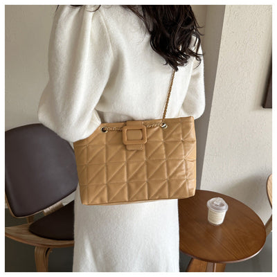 Diana – Trendige Schultertasche im Chanel-Stil mit Rauten-Muster und Kette