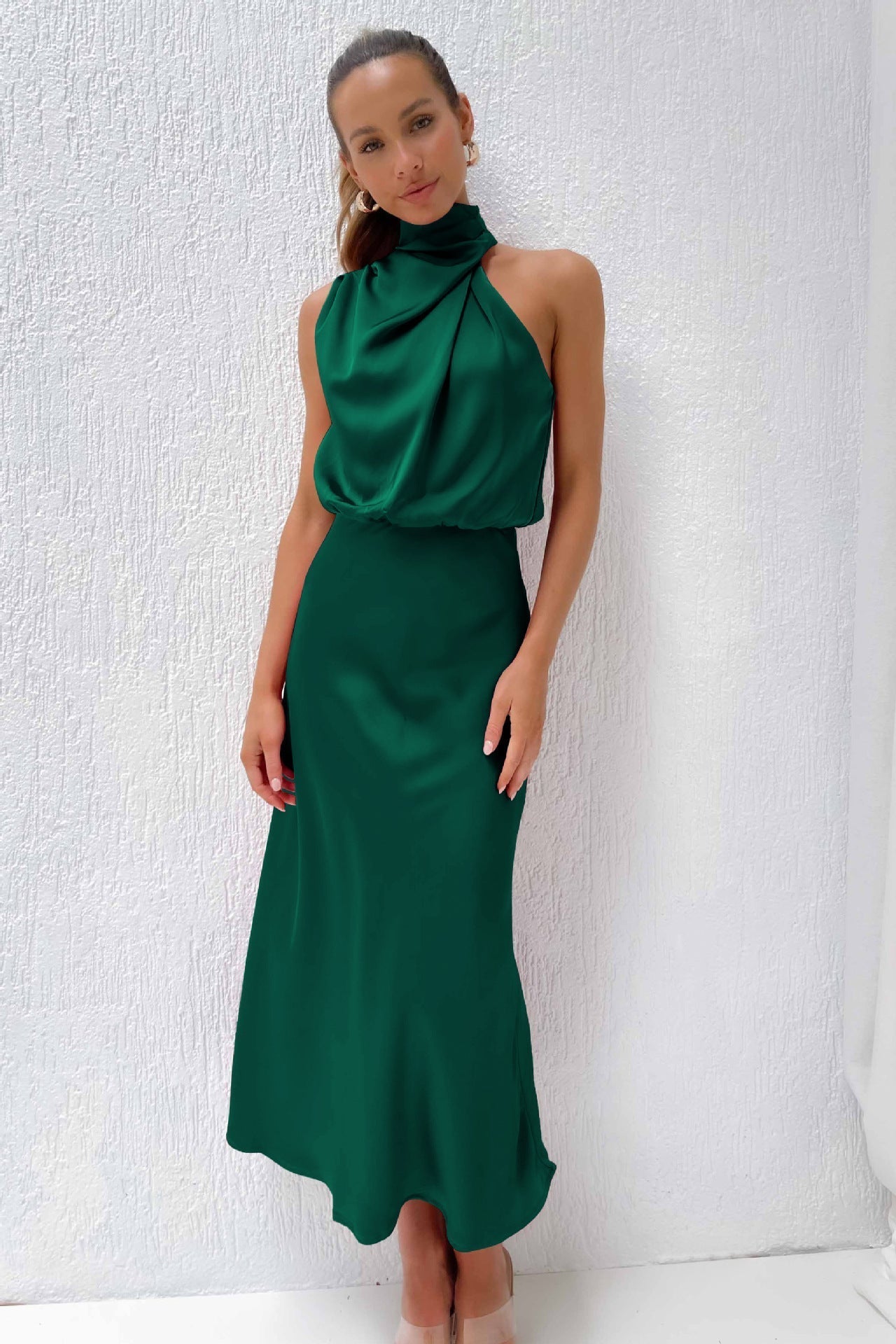 Valeria™ | Lange Satinrobe mit Halterneck