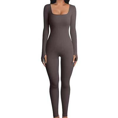 Christine – Stylischer Sport-Jumpsuit mit langem Arm und quadratischem Kragen