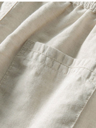 Hemd mit Stehkragen aus einer Leinen-Viskose-Mischung und Leinenhose mit geradem Bein