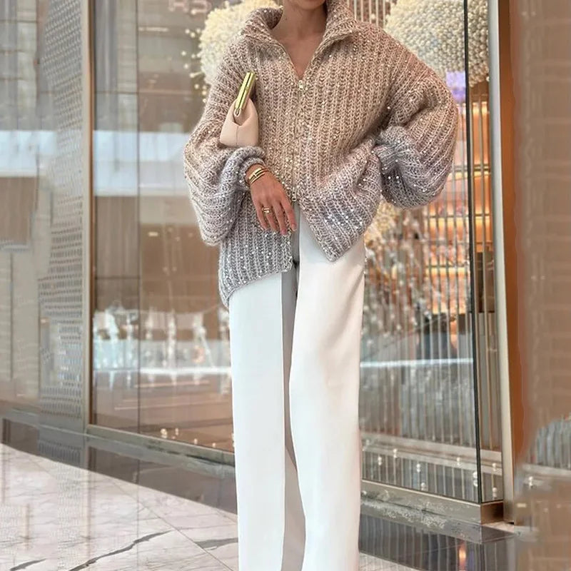 Entspannter Pullover mit V-Ausschnitt und Pailletten