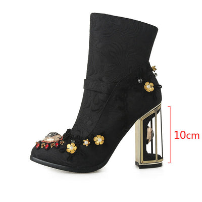 Emily – Gestickte Damenstiefel mit Perlenbesatz und Reißverschluss