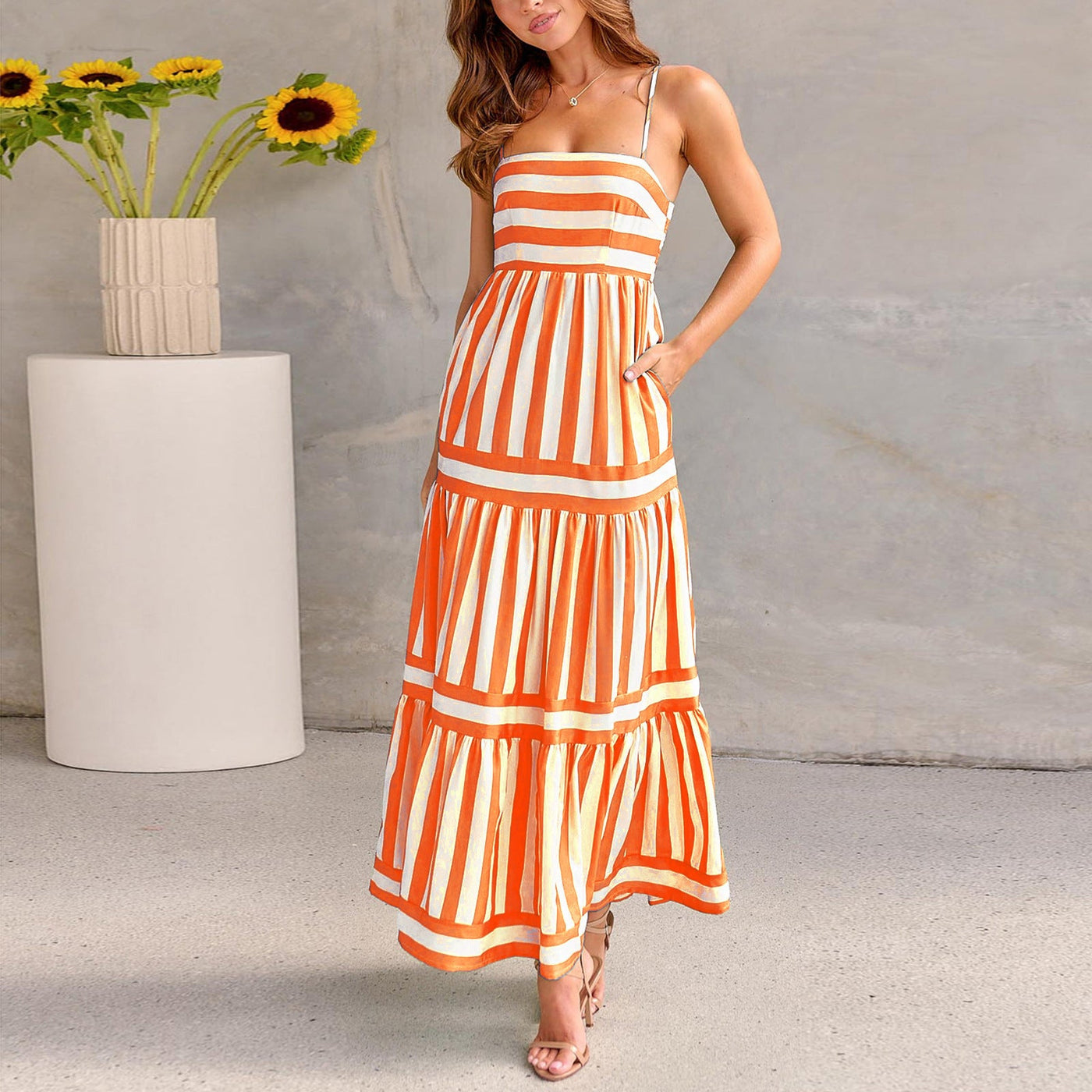 Stephanie – Gestreiftes Langkleid mit Trägern und Taschen für den Strandurlaub
