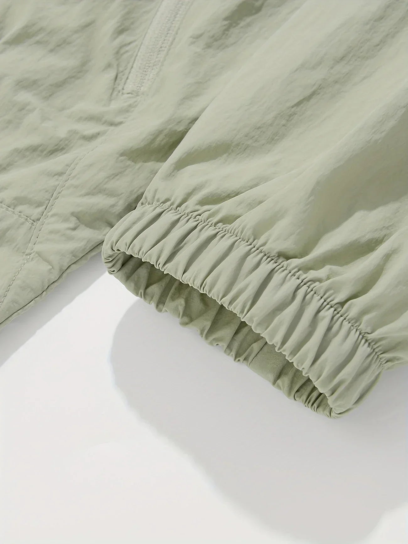 Lucan | Wasserdichter Outdoor-Windbreaker mit verstellbarer Kapuze