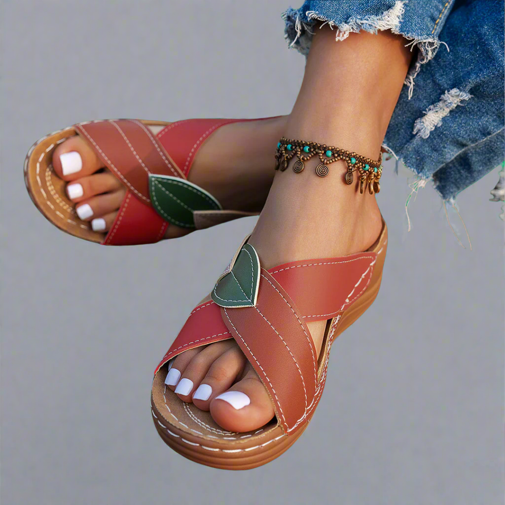 Nina | Handgefertigte Wedgesandalen aus Premium-Material