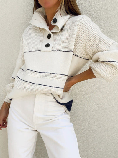 Pullover mit offenem Kragen und Knopf