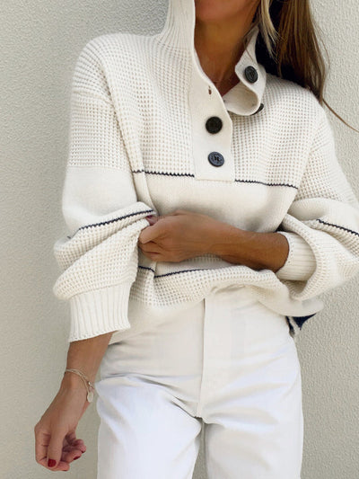 Pullover mit offenem Kragen und Knopf