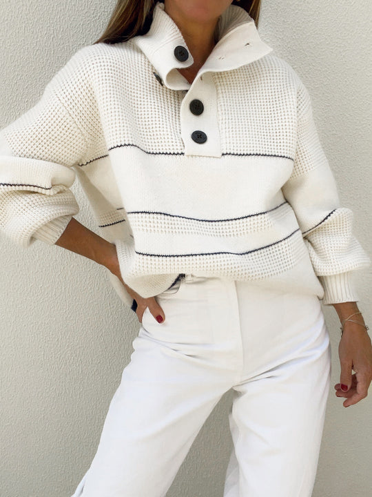Pullover mit offenem Kragen und Knopf