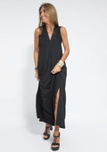 Schwarzes Kleid + schwarze Strickjacke