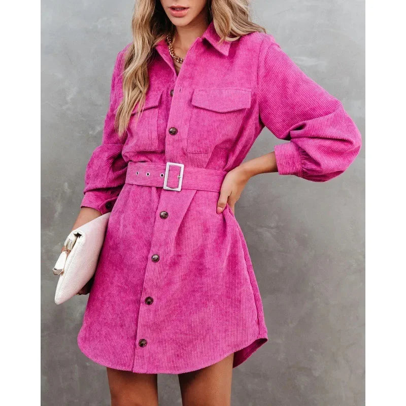 Lässiges Hemdkleid aus geripptem Samt