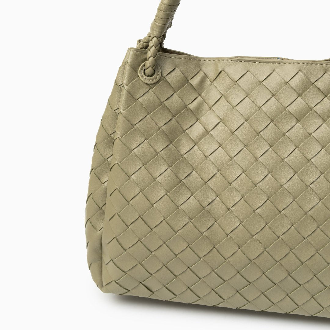 Valeria | Geflochtene schwarze Damenhandtasche aus veganem Leder mit Schulterriemen & goldenen Details