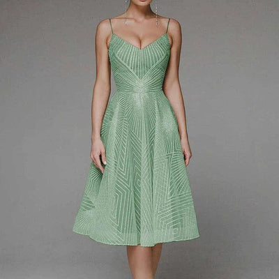 Lucie | Elegantes Kleid mit offenem Rücken