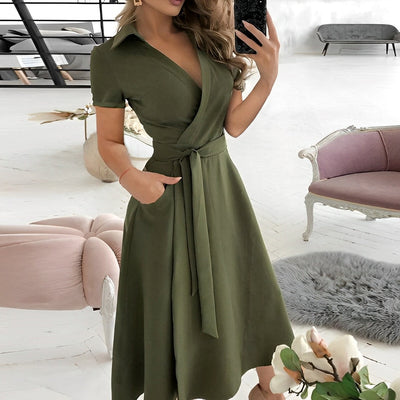 Demi - A-Linien-Kleid mit V-Ausschnitt