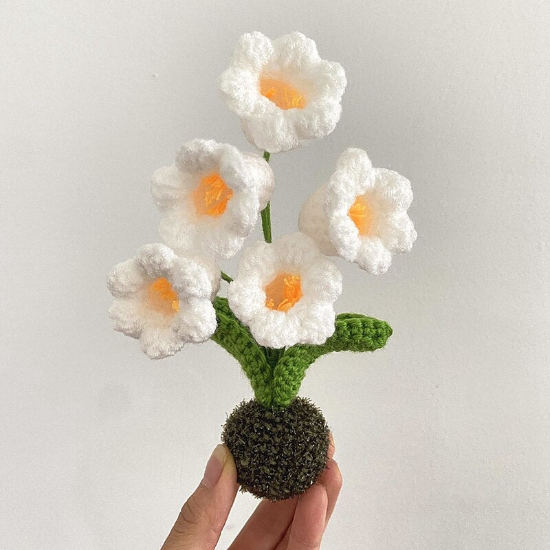 Handgefertigte Häkelblumentopf-Dekoration