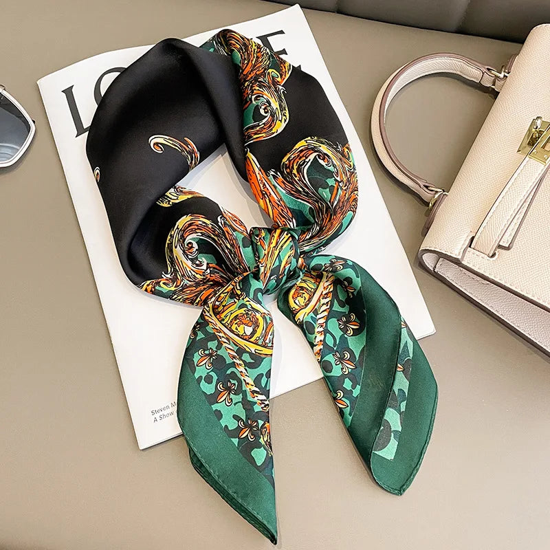 Elara's Luxus Seidenschal – Mode-Bandana für Frauen