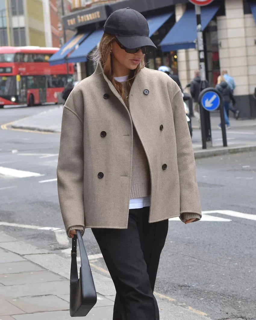 Übergroße Jacke mit Knöpfen